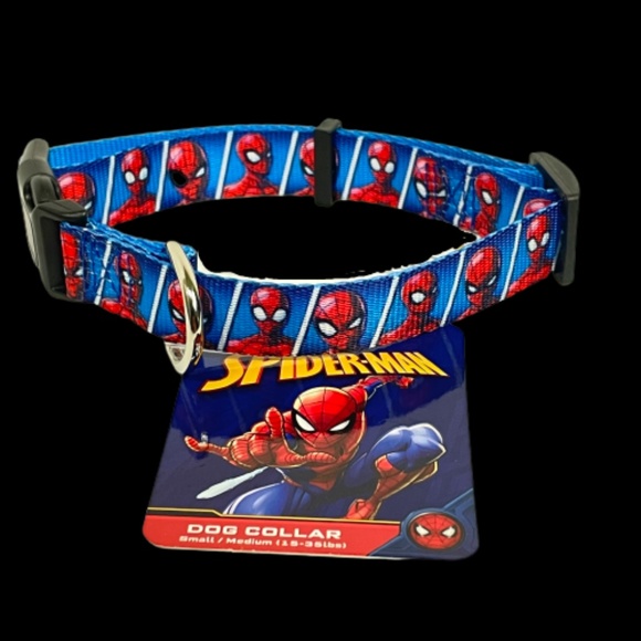 New Spider-Man Dog Collar For Small / Medium Dogs 15 to 35 lbs Disney Marvel - Picture 1 of 4